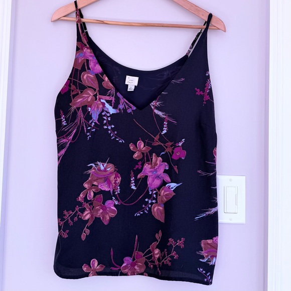 Beautiful Top - Picture 3 of 5